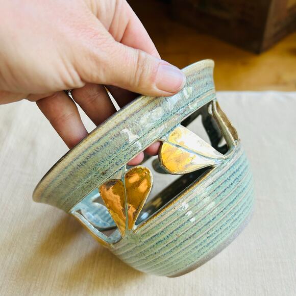 Vintage green textured Bowl Cutouts Gold leaf design signed studio art pottery - Picture 6 of 9